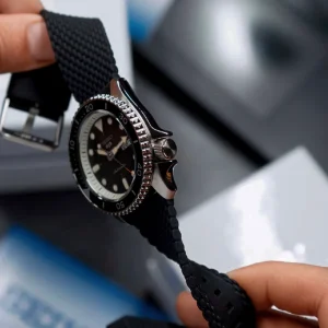 ویترین ساعت سیکو در فروشگاه لوکس با مدلهای جدید و اصل Seiko